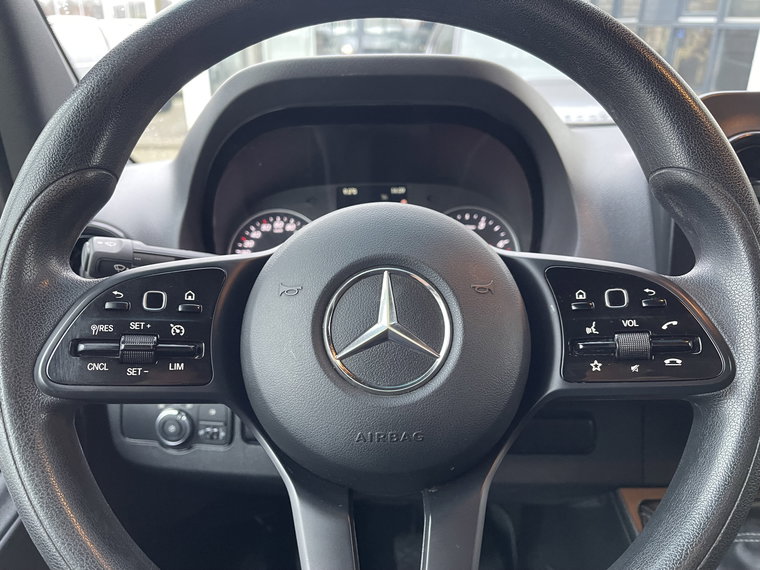 Vehicle Image 27