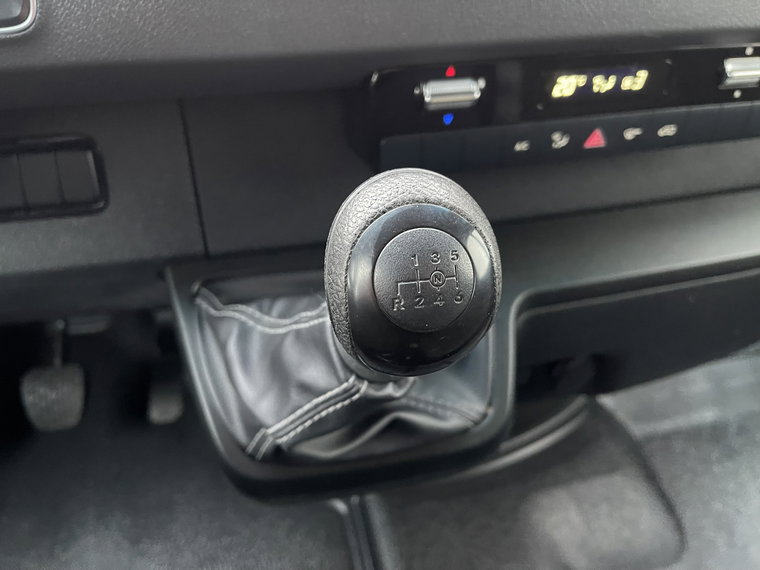 Vehicle Image 33
