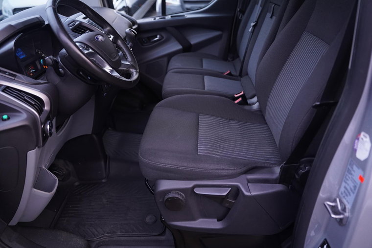 Vehicle Image 19