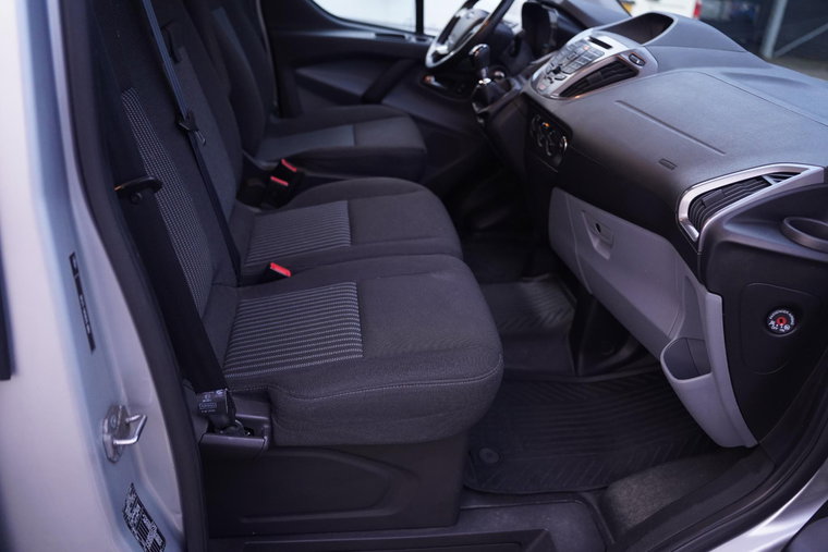 Vehicle Image 21