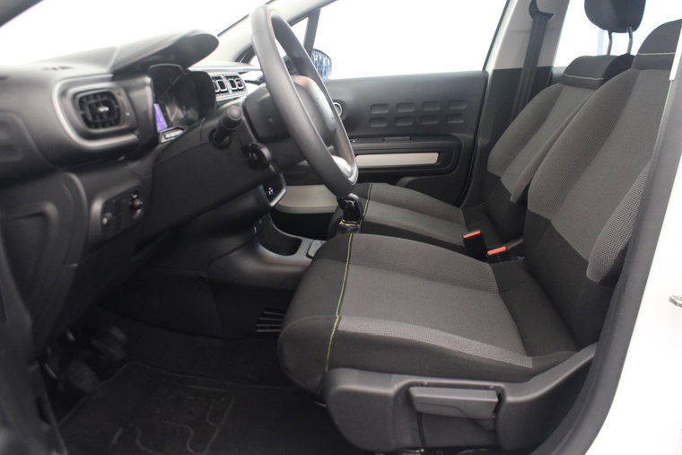 Vehicle Image 13