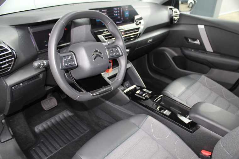 Vehicle Image 35