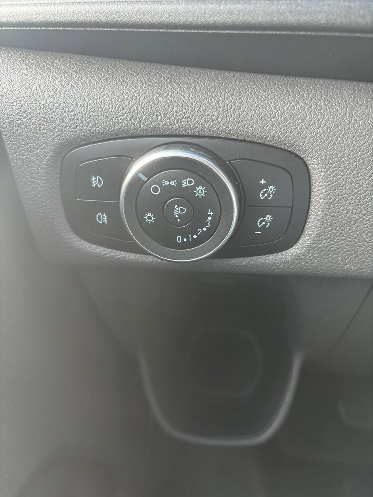 Vehicle Image 28