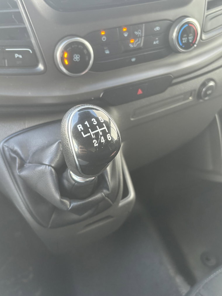 Vehicle Image 33