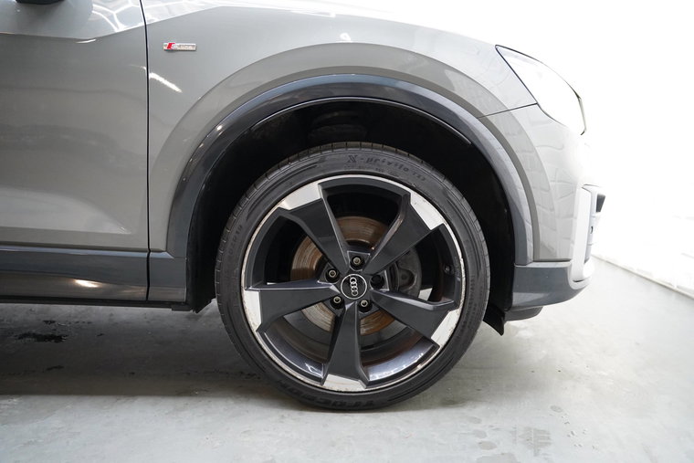 Vehicle Image 8