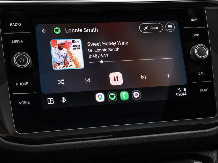 Vehicle Image 8