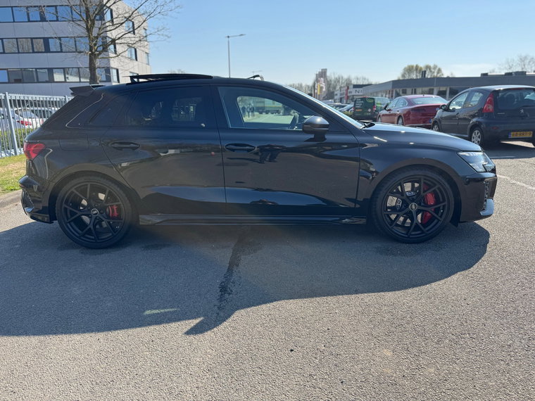 Vehicle Image 28