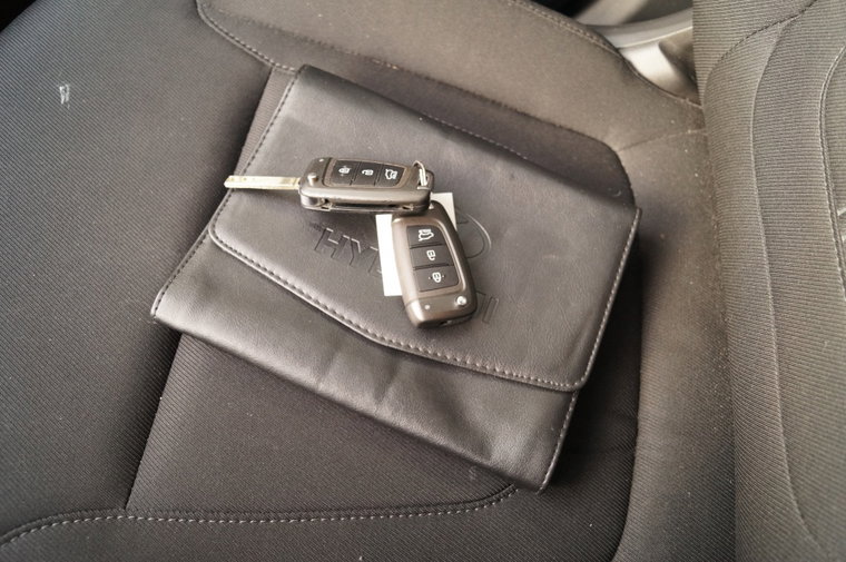 Vehicle Image 21