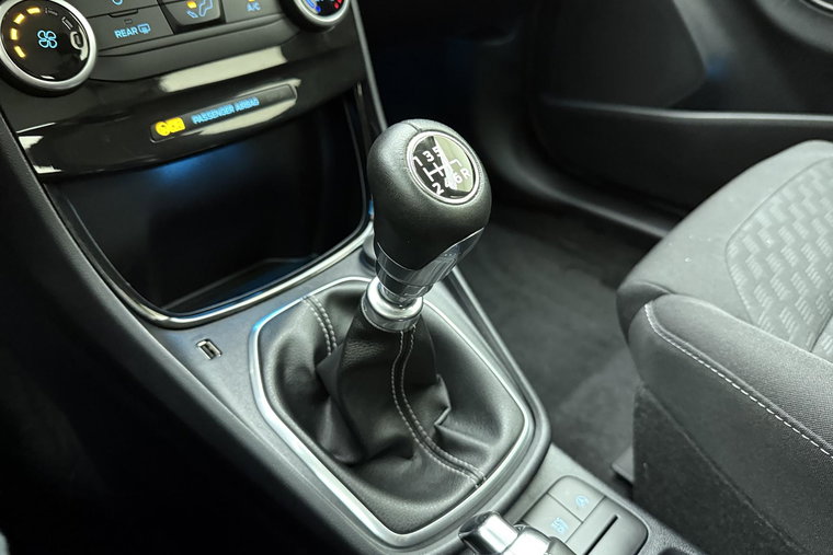 Vehicle Image 23