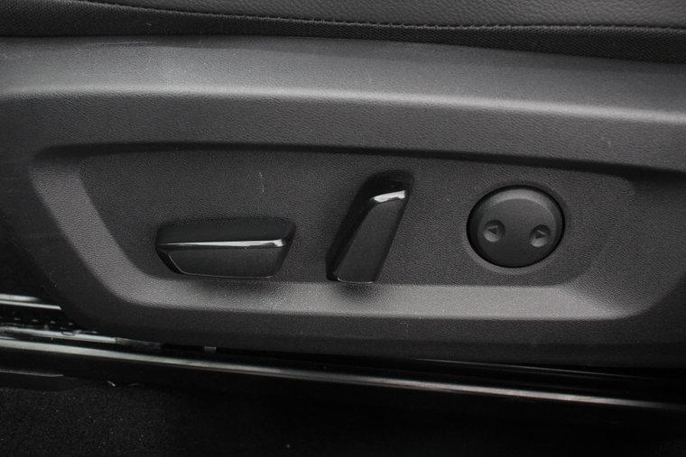 Vehicle Image 24