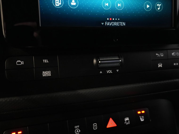 Vehicle Image 26
