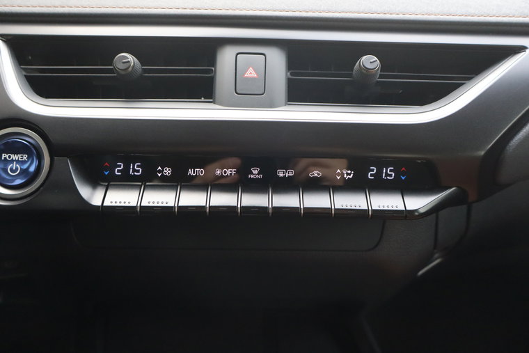 Vehicle Image 25