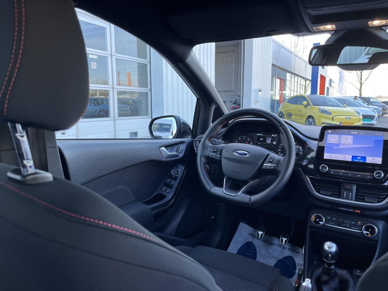 Vehicle Image 24