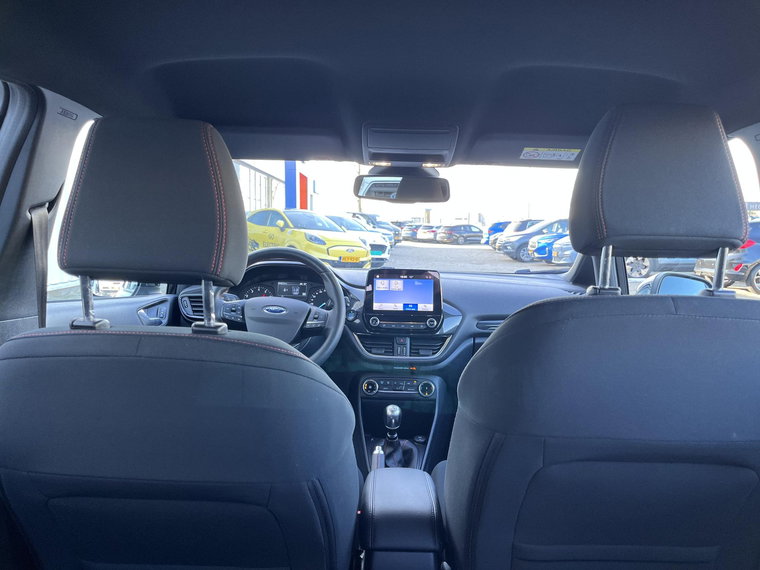 Vehicle Image 25