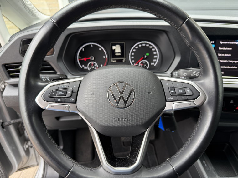Vehicle Image 28