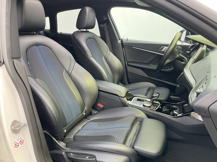 Vehicle Image 45