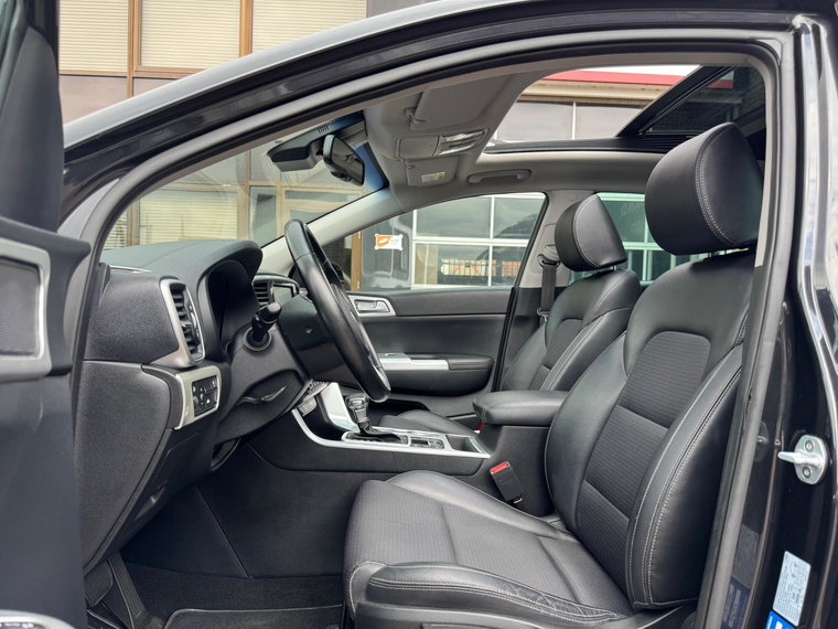 Vehicle Image 17