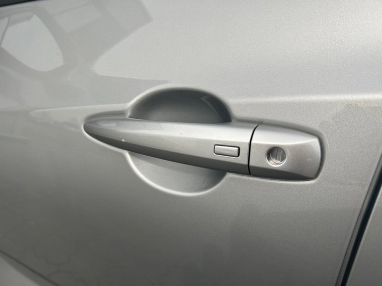 Vehicle Image 17