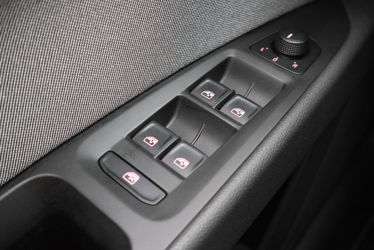 Vehicle Image 26
