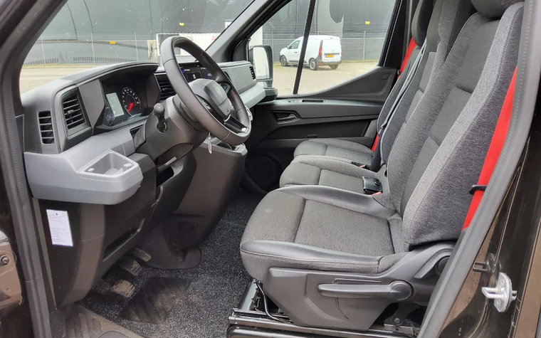 Vehicle Image 16