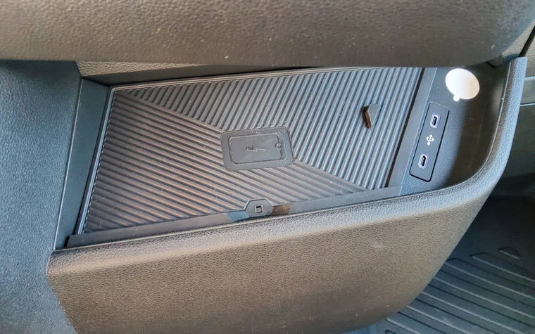 Vehicle Image 32