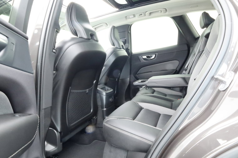 Vehicle Image 38