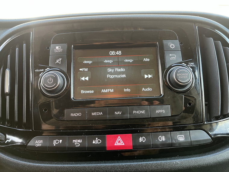 Vehicle Image 33