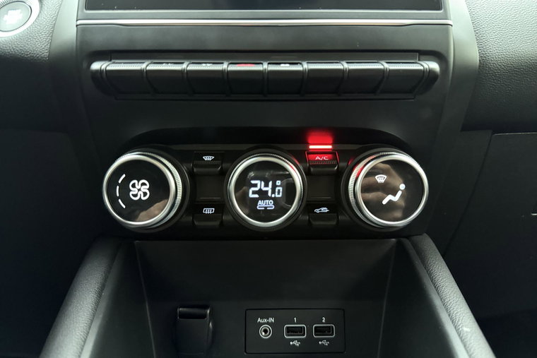Vehicle Image 26