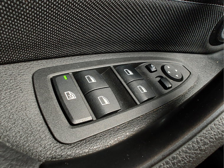 Vehicle Image 27