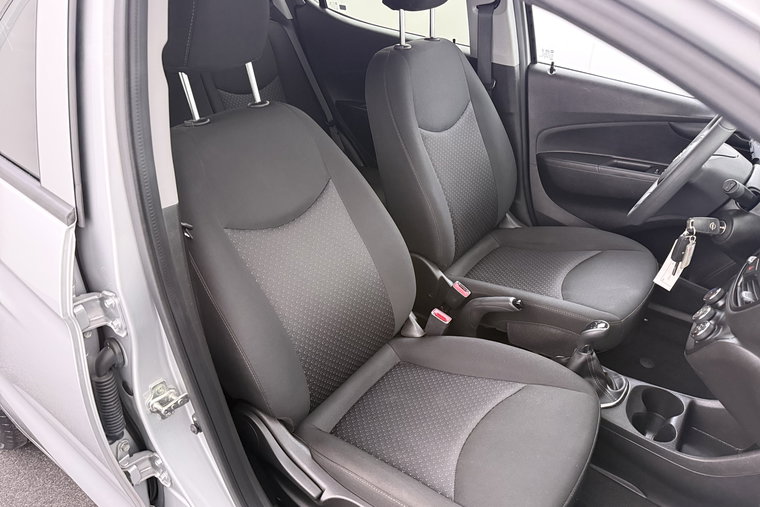 Vehicle Image 14