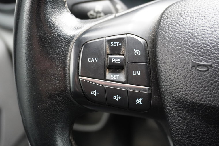 Vehicle Image 17
