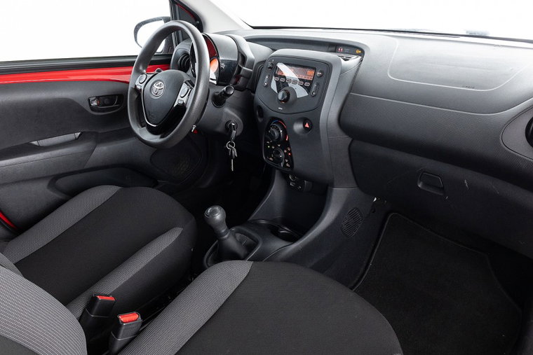 Vehicle Image 4