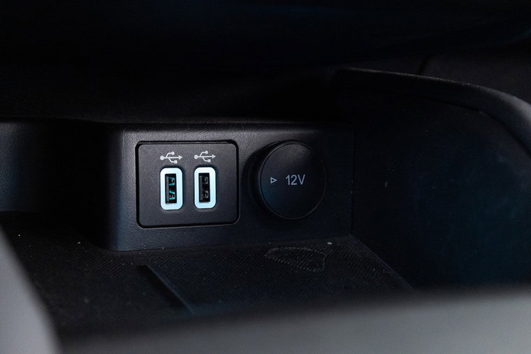 Vehicle Image 25