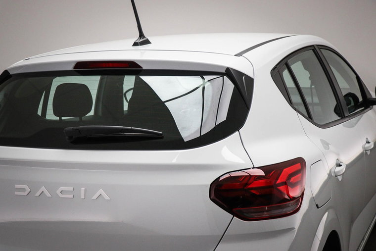 Vehicle Image 18