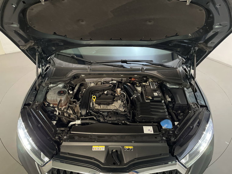 Vehicle Image 17