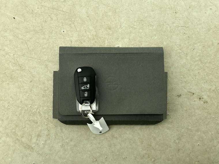 Vehicle Image 24