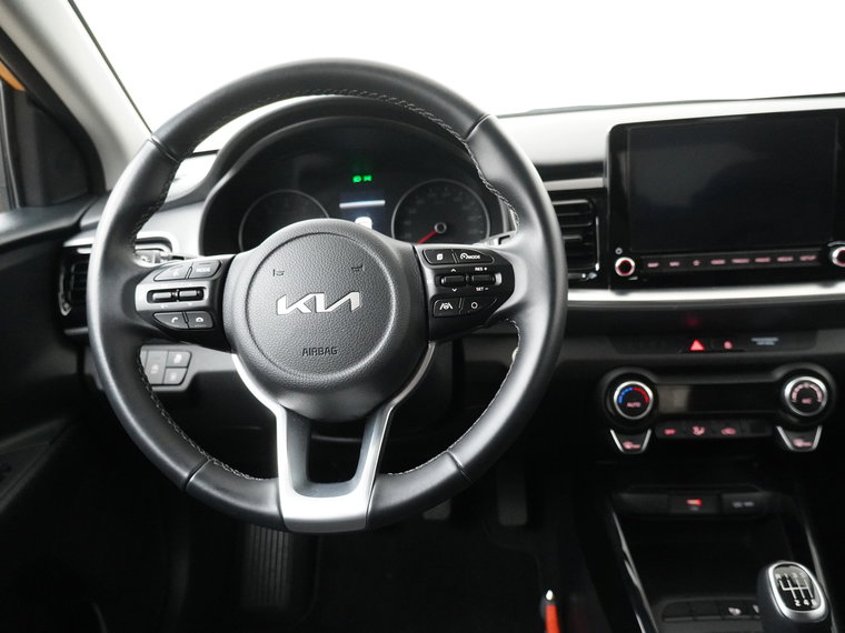 Vehicle Image 32