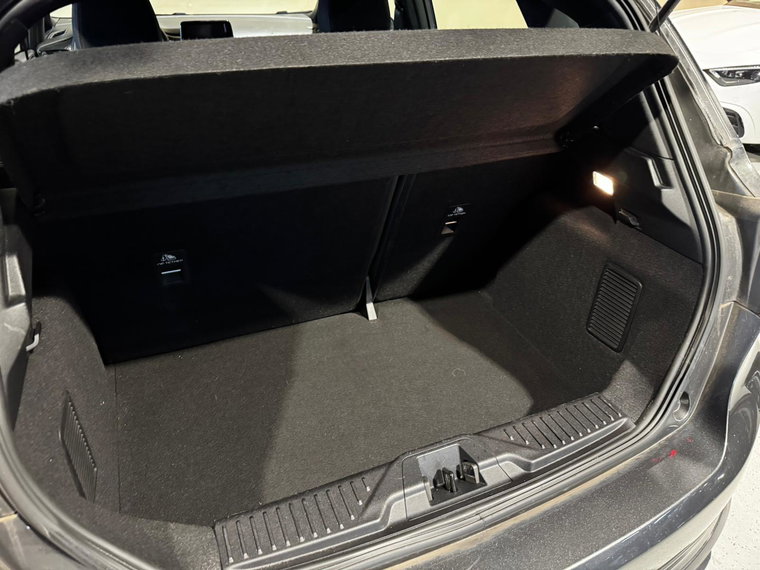 Vehicle Image 32