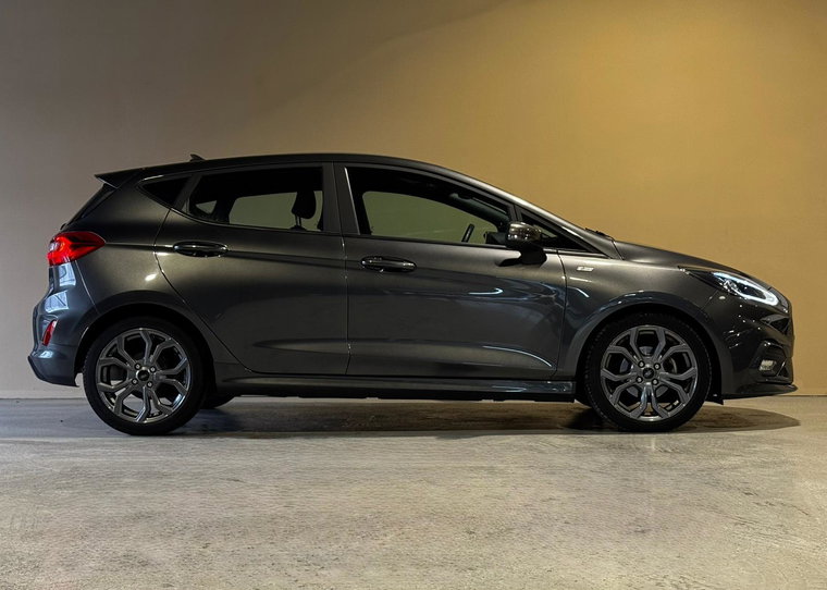 Vehicle Image 9