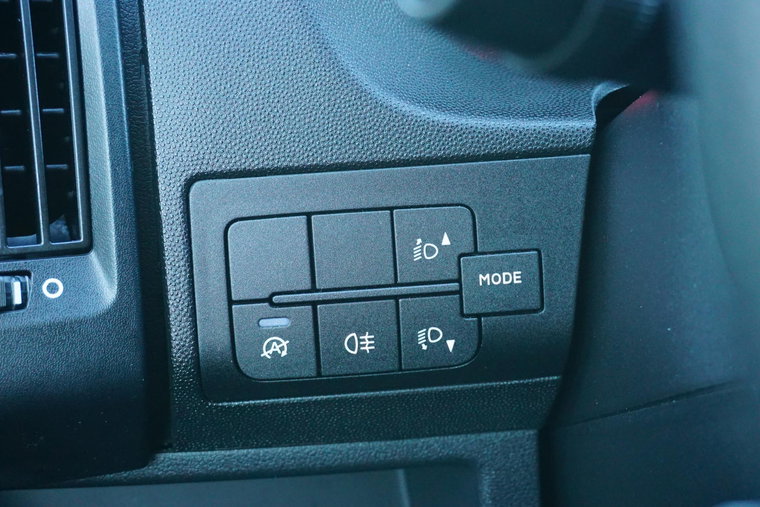 Vehicle Image 26
