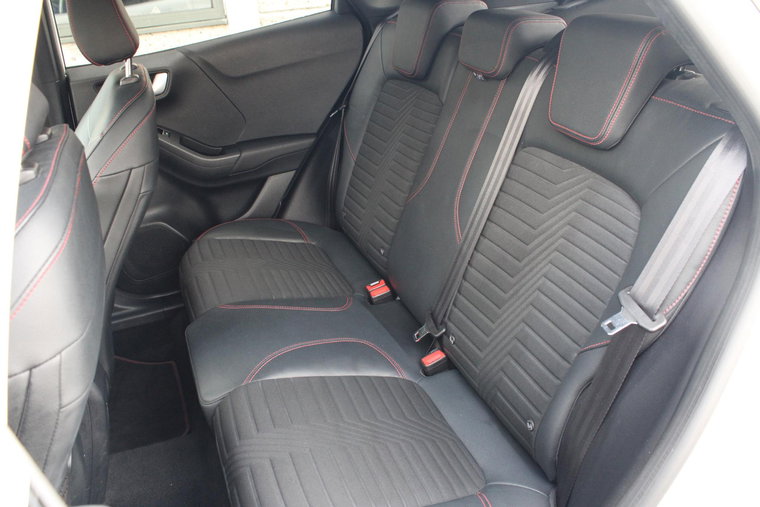 Vehicle Image 15