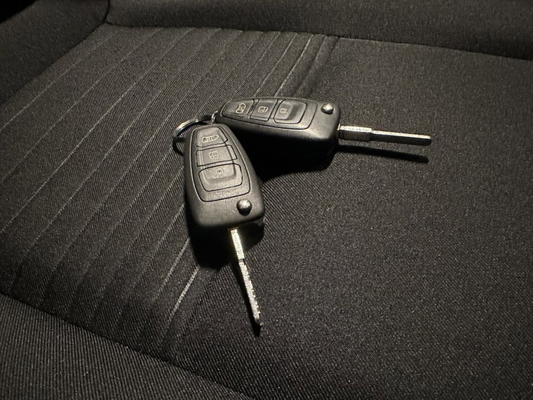 Vehicle Image 21