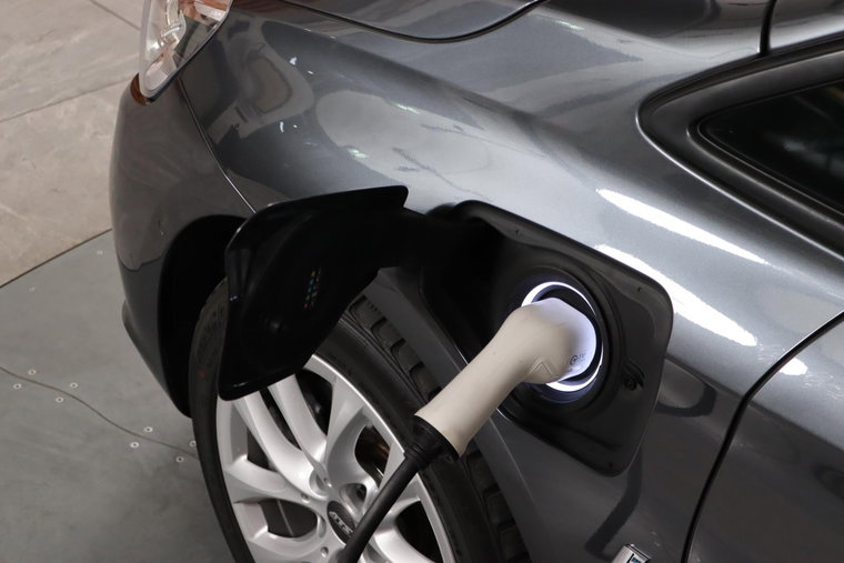 Vehicle Image 12