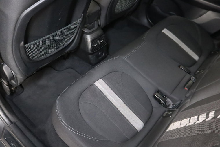 Vehicle Image 60