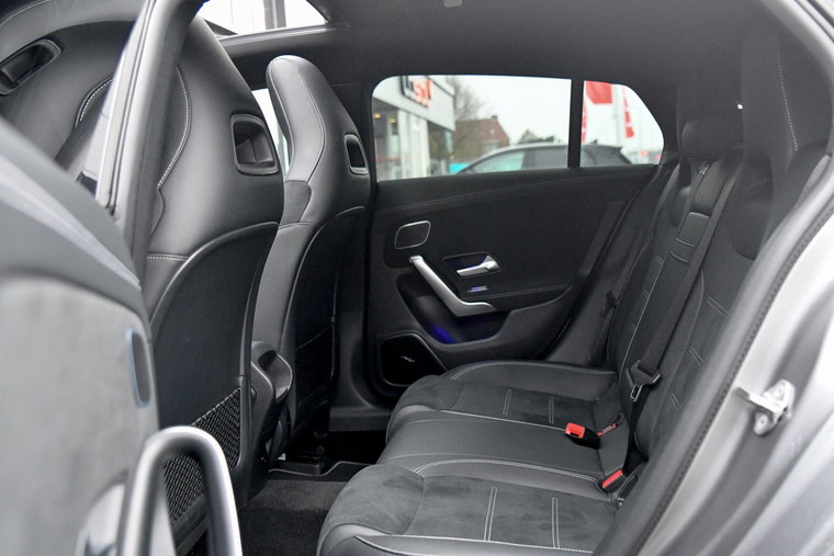 Vehicle Image 32