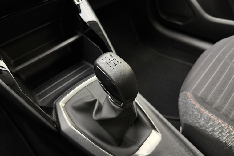 Vehicle Image 26