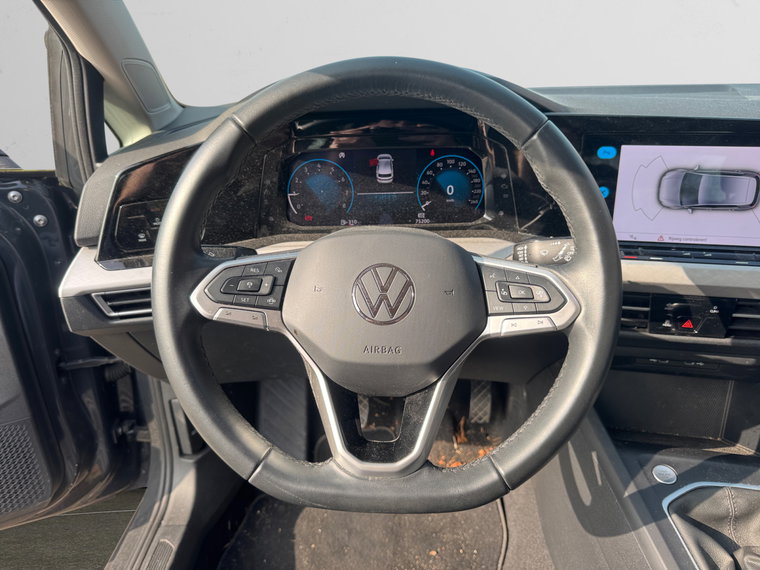 Vehicle Image 12