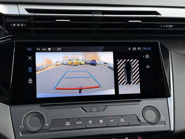 Vehicle Image 30