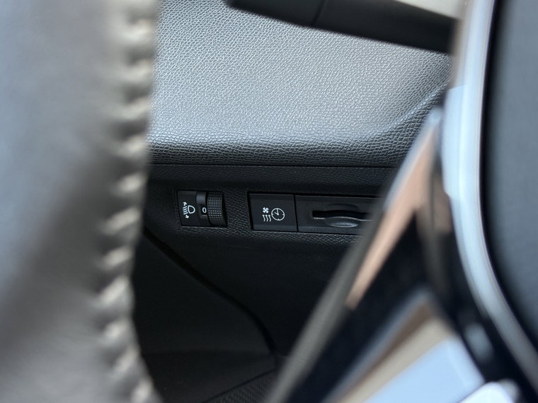Vehicle Image 42
