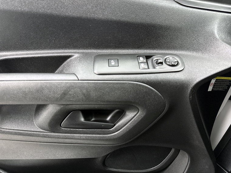 Vehicle Image 26